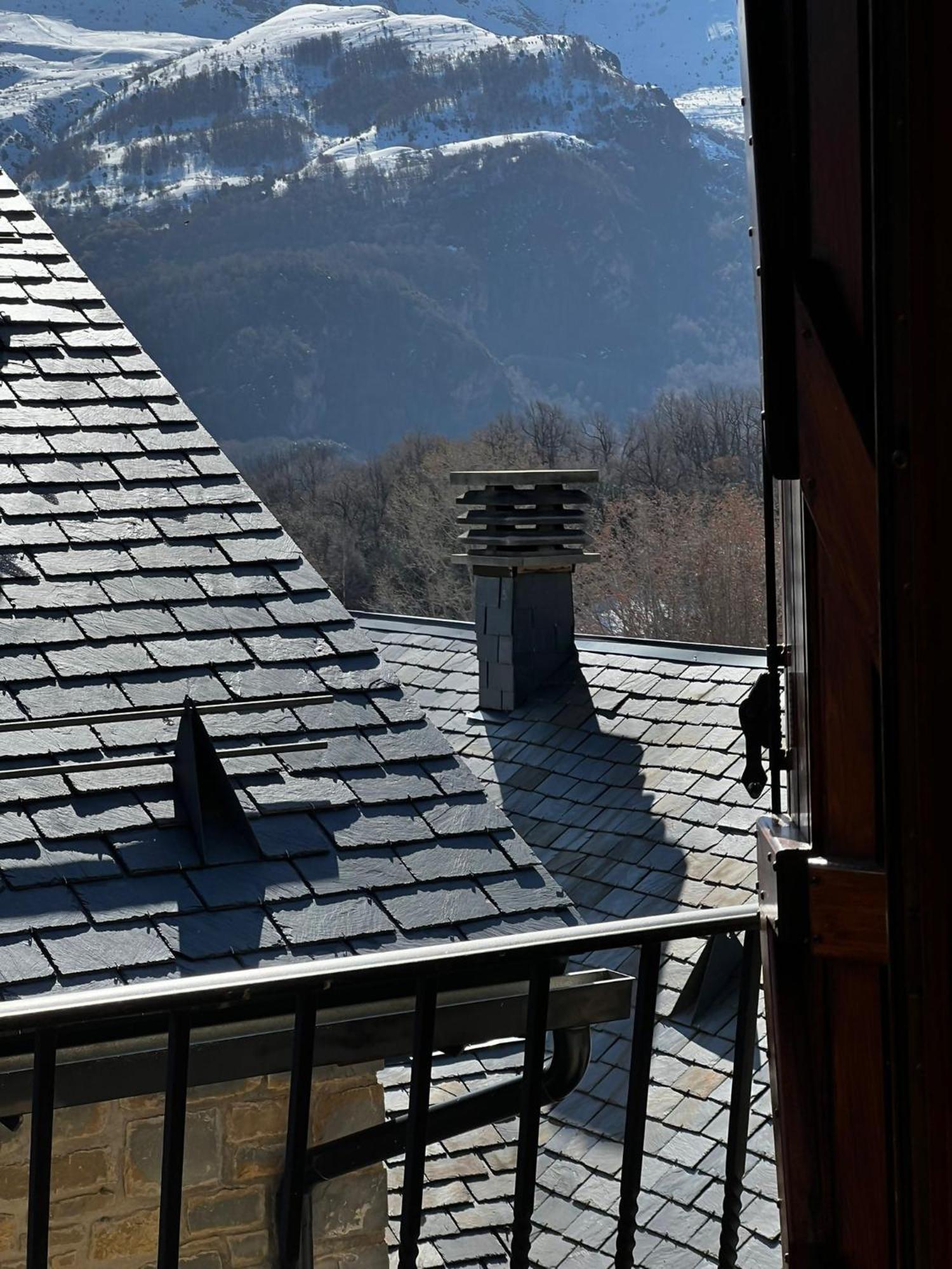Casa Pelentos Sandiniés Buitenkant foto